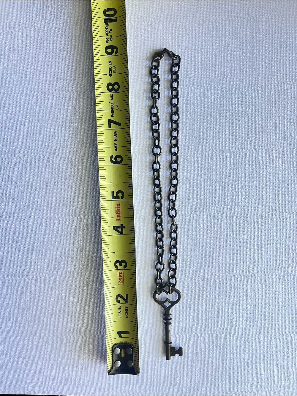 Cute Antiqued Skeleton Key Choker - Picture 4 of 4